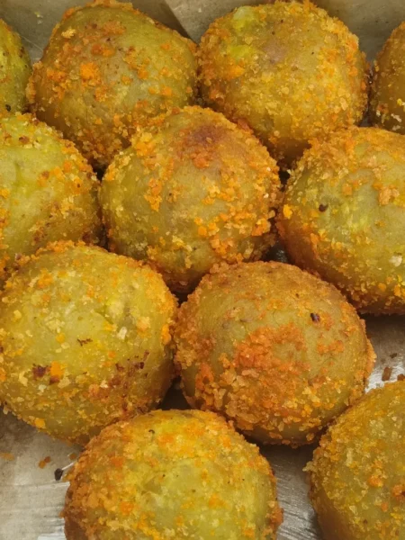 Salgado Assado de Batata Doce Recheado com Frango