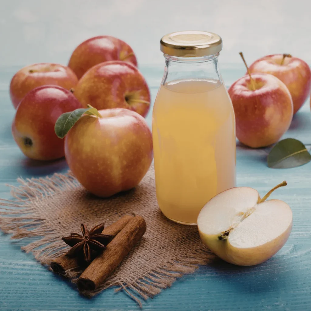 Suco natural de maçã com canela e gengibre